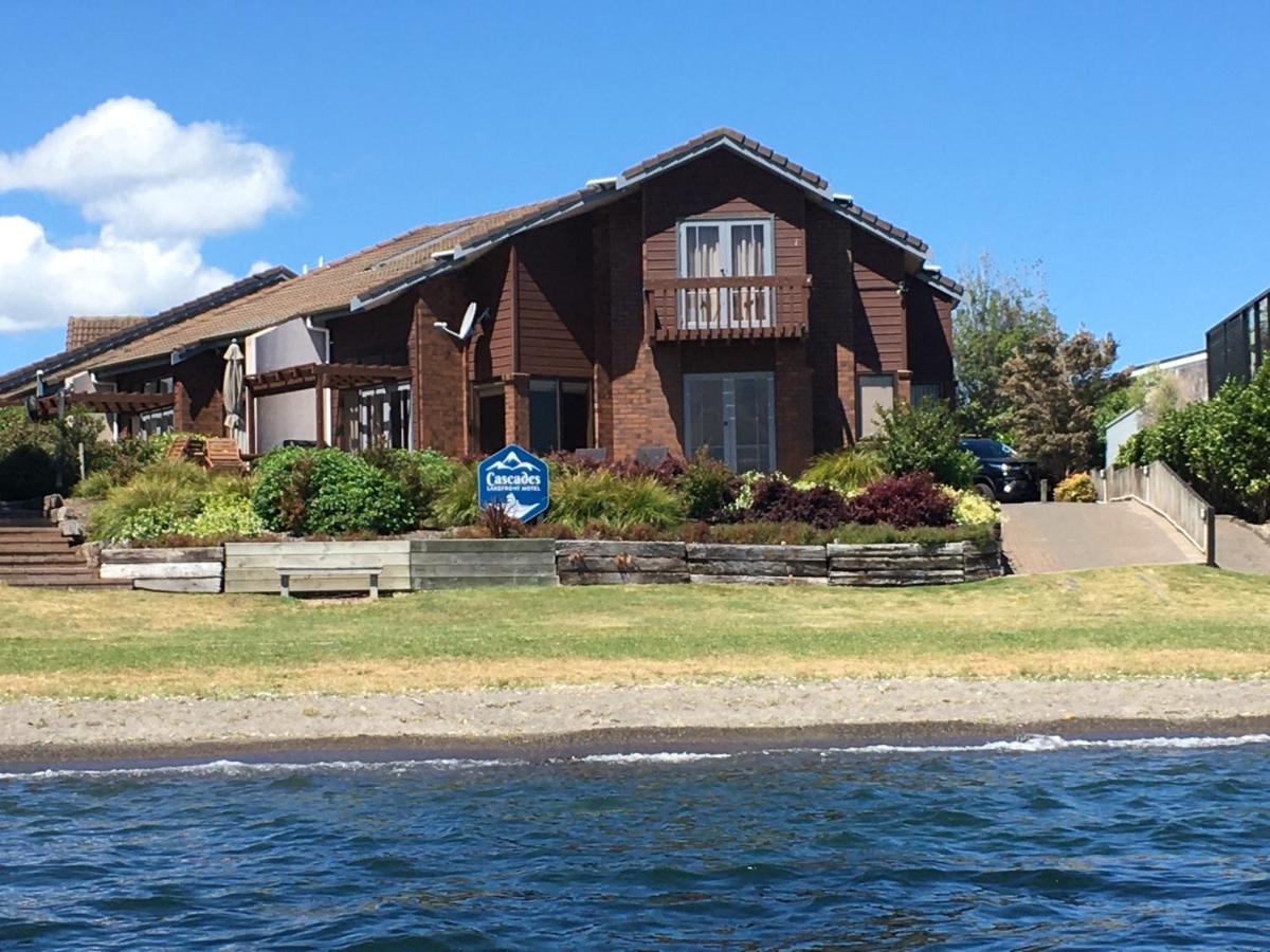 Cascades Lakefront Motel Таупо Екстер'єр фото The house at 10000 Lake Washington Boulevard East, where the band recorded the album