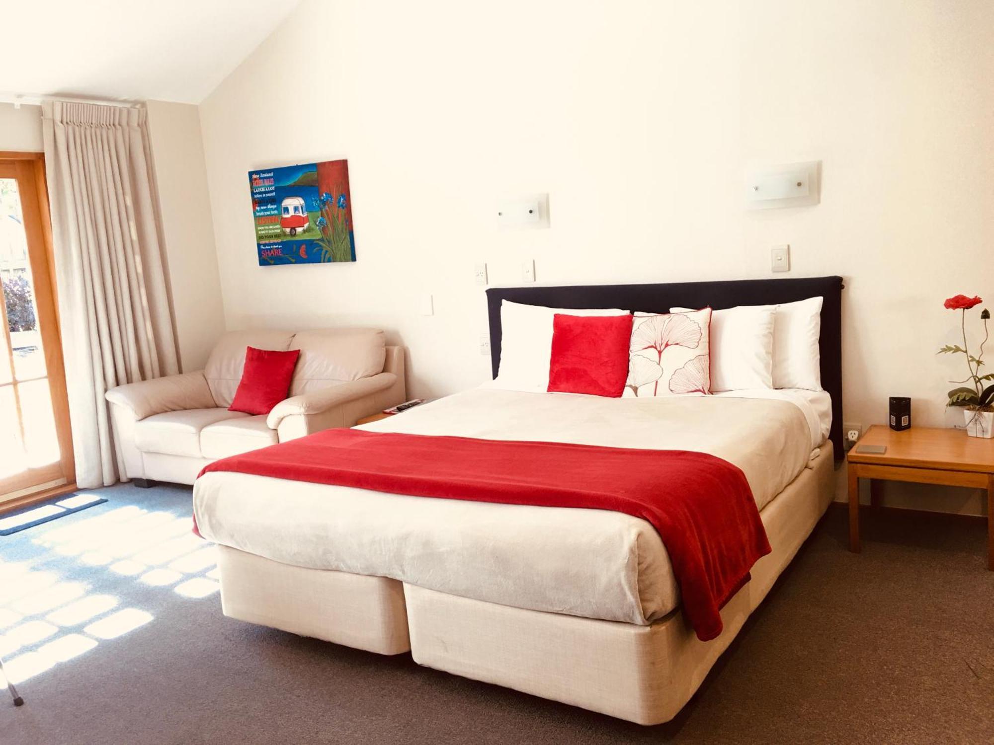 Cascades Lakefront Motel Таупо Екстер'єр фото A room at the hotel