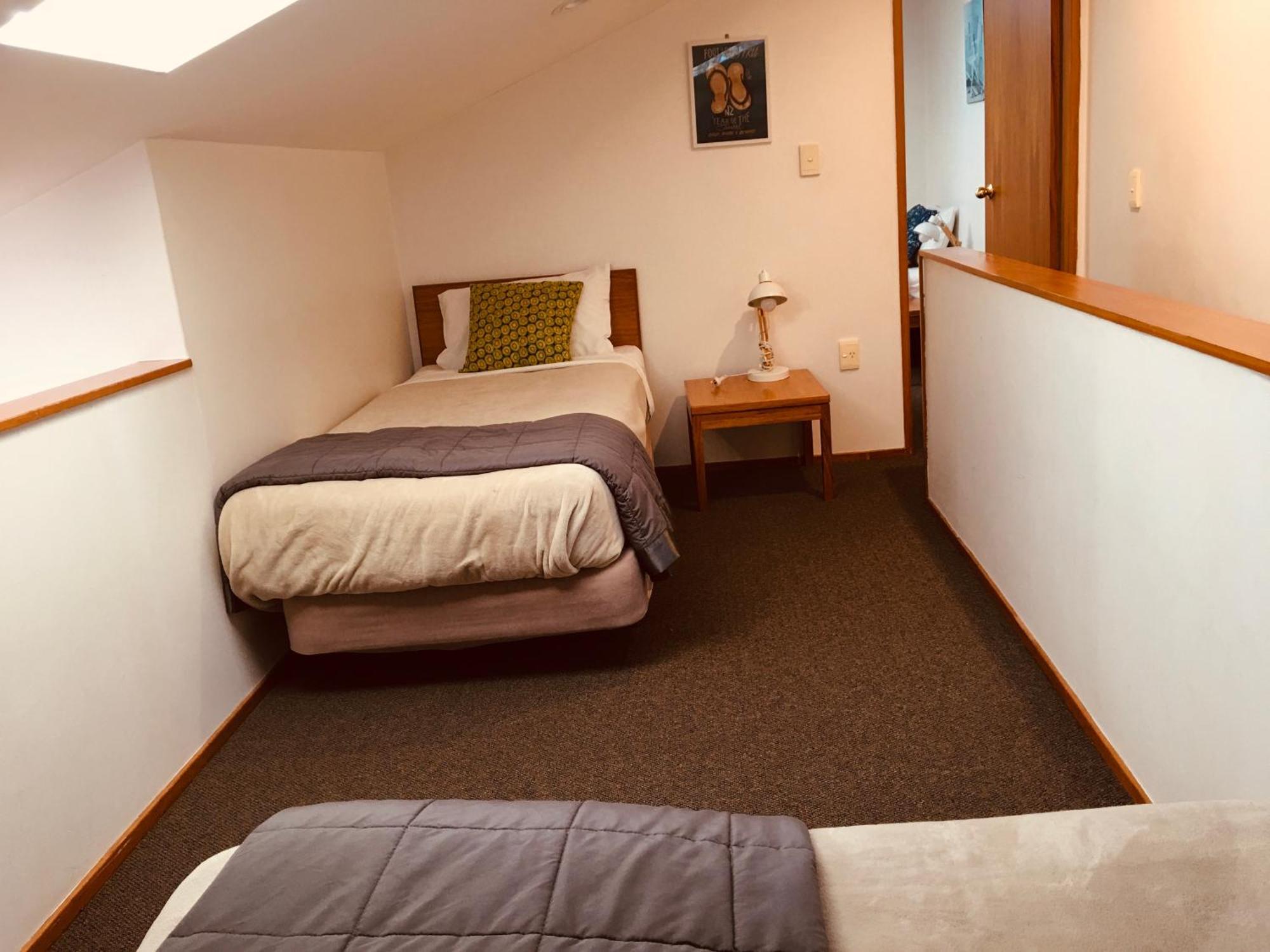 Cascades Lakefront Motel Таупо Екстер'єр фото A single room at the hotel