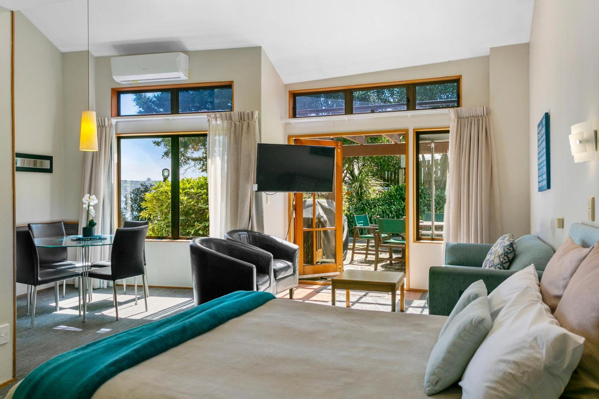 Cascades Lakefront Motel Таупо Екстер'єр фото A suite at the hotel
